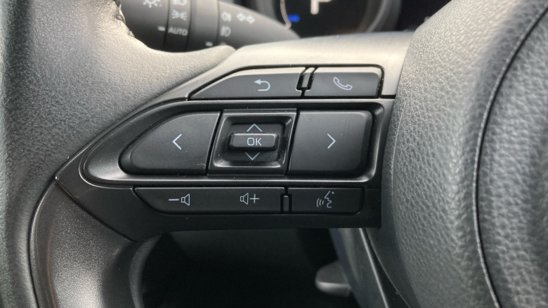 Toyota Yaris 1.5 Hybrid Design 5dr CVT Hybrid Hatchback